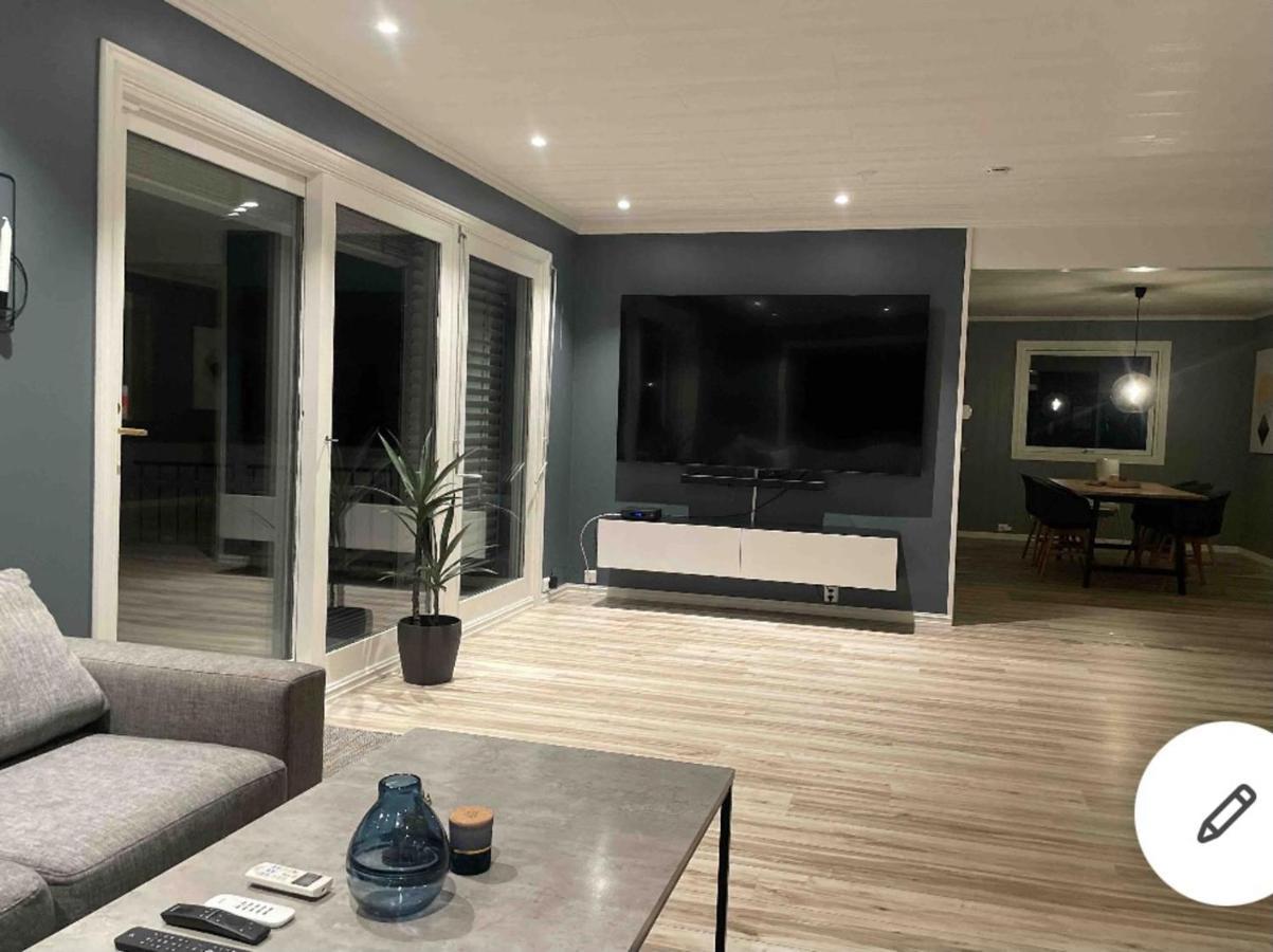 Beautiful 5-Bed Villa In Mandal Exterior foto